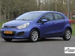 Blauw Gebruikt 2012 Kia Rio Comfort Hatchback | € 5.450 (Eerlijke prijs)