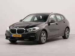 Zwart, metallic lak Gebruikt 2020 BMW 118 Executive Hatchback | € 19.900 (Super prijs)