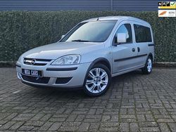Grijs Gebruikt 2010 Opel Combo Enjoy MPV | € 5.895 (Duur)
