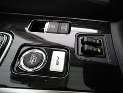 Wit (metallic) Gebruikt 2018 Mitsubishi Outlander P-HEV SUV | € 19.249 (Goede deal)