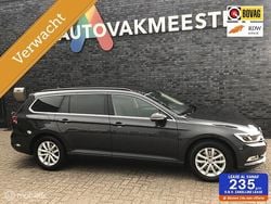Grijs (metallic) Gebruikt 2018 VW Passat Comfortline Stationwagen | € 14.495 (Goede deal)