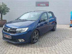 Blauw, metallic lak Gebruikt 2017 Dacia Sandero Ambiance Hatchback | € 7.250 (Eerlijke prijs)