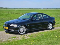 Zwart Gebruikt 2002 BMW 330 Executive Coupé | € 11.750 (Iets duurder)