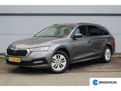 Grijs Gebruikt 2023 Skoda Octavia Business Line Stationwagen | € 24.900 (Eerlijke prijs)