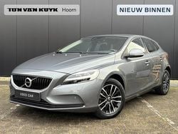 Grijs (metallic) Gebruikt 2016 Volvo V40 Hatchback | € 11.950 (Eerlijke prijs)