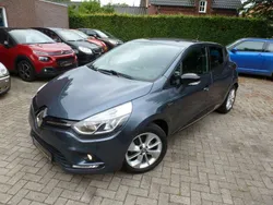 Blauw Gebruikt 2016 Renault Clio IV LIMITED Hatchback | € 8.500 (Eerlijke prijs)