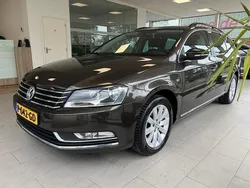 Bruin, metallic lak Gebruikt 2013 VW Passat Stationwagen | € 7.950 (Goede deal)