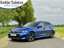 Blauw, metallic lak Gebruikt 2024 BMW 330e Stationwagen | € 49.800 (Super prijs)