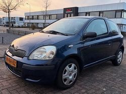 Blauw Gebruikt 2005 Toyota Yaris Hatchback | € 2.249 (Eerlijke prijs)