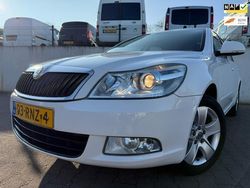 Wit Gebruikt 2011 Skoda Octavia Business Line Hatchback | € 3.999 (Eerlijke prijs)