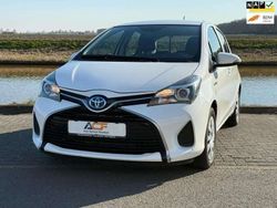Wit Gebruikt 2016 Toyota Yaris Hybrid Hatchback | € 11.750 (Goede deal)
