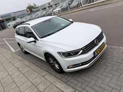 Wit Gebruikt 2018 VW Passat Highline Stationwagen | € 18.990 (Eerlijke prijs)