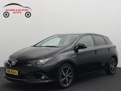 Zwart Gebruikt 2019 Toyota Auris Hybrid Hatchback | € 17.183 (Eerlijke prijs)