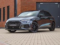 Grijs Gebruikt 2022 Audi A3 Sportback Competition Hatchback | € 37.950 (Eerlijke prijs)