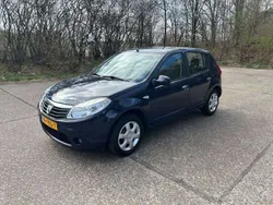 Blauw Gebruikt 2011 Dacia Sandero Lauréate Hatchback | € 3.375 (Goede deal)