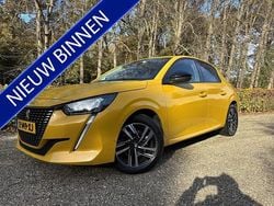 Geel (metallic) Gebruikt 2022 Peugeot 208 Allure Hatchback | € 14.499 (Goede deal)