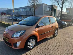 Oranje Gebruikt 2008 Renault Twingo Dynamique Hatchback | € 2.850 (Eerlijke prijs)