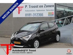 Zwart Gebruikt 2019 Toyota Aygo X-play Hatchback | € 9.950 (Eerlijke prijs)