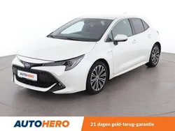 Wit Gebruikt 2020 Toyota Corolla Design Hatchback | € 19.049 (Eerlijke prijs)