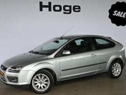 Grijs, metallic lak Gebruikt 2005 Ford Focus Hatchback | € 1.940 (Goede deal)