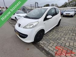 Wit Gebruikt 2006 Peugeot 107 Hatchback | € 2.500 (Goede deal)