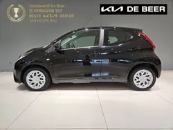 Zwart Gebruikt 2019 Toyota Aygo X-play Hatchback | € 9.240 (Eerlijke prijs)