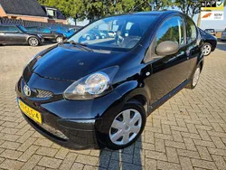 Zwart Gebruikt 2008 Toyota Aygo Hatchback | € 1.350 (Eerlijke prijs)