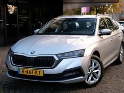 Grijs Gebruikt 2022 Skoda Octavia Business Line Stationwagen | € 19.950 (Goede deal)