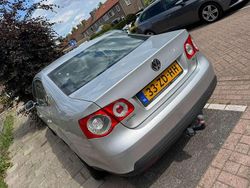 Zilver Gebruikt 2008 VW Jetta Comfortline Sedan | € 2.000 (Goede deal)