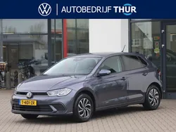 Grijs, metallic lak Gebruikt 2023 VW Polo Pro Hatchback | € 22.950 (Eerlijke prijs)