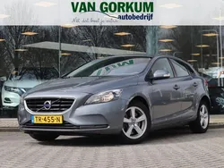 Grijs, metallic lak Gebruikt 2015 Volvo V40 Kinetic Stationwagen | € 6.950 (Goede deal)