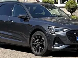 Grijs Gebruikt 2022 Audi e-tron SUV | € 52.400