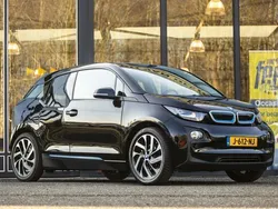 Zwart, metallic lak Gebruikt 2017 BMW i3 Basis Hatchback | € 13.950 (Eerlijke prijs)
