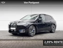 Saphirschwarz metallic (zwart metallic) Gebruikt 2023 BMW iX Comfort Edition SUV | € 57.900 (Eerlijke prijs)