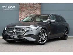 Grijs, metallic lak Gebruikt 2024 Mercedes E300 Luxury Stationwagen | € 59.500 (Eerlijke prijs)