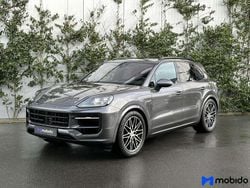 Grijs, metallic lak Gebruikt 2024 Porsche Cayenne SUV | € 109.740 (Super prijs)