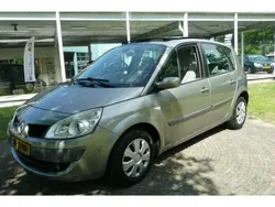 Grijs, metallic lak Gebruikt 2007 Renault Scénic II MPV | € 3.400 (Iets duurder)