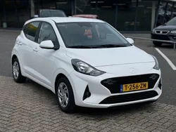 Wit Gebruikt 2024 Hyundai i10 Comfort Hatchback | € 17.400 (Eerlijke prijs)