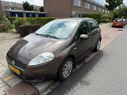 Bruin Gebruikt 2009 Fiat Punto Lusso Hatchback | € 2.100 (Goede deal)