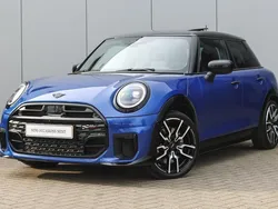 Blauw, metallic lak Gebruikt 2024 Mini John Cooper Works Hatchback | € 48.950 (Goede deal)