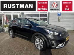 Zwart Gebruikt 2017 Kia Niro SUV | € 17.150 (Eerlijke prijs)
