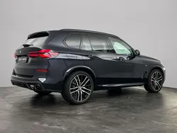 M carbonschwarz metallic (zwart metallic) Gebruikt 2024 BMW X5 Comfort Edition SUV | € 94.880 (Eerlijke prijs)