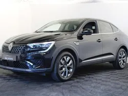 Zwart, metallic lak Gebruikt 2024 Renault Arkana Techno SUV | € 26.999 (Eerlijke prijs)