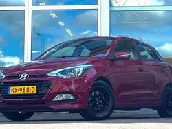 Rood Gebruikt 2017 Hyundai i20 Comfort Hatchback | € 10.394 (Eerlijke prijs)