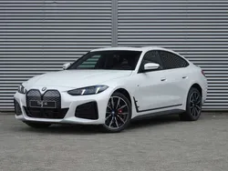 Wit, metallic lak Nieuw 2025 BMW i4 M Sport Sedan | € 71.778 (Eerlijke prijs)