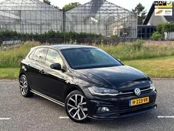 Zwart, metallic lak Gebruikt 2018 VW Polo Highline Hatchback | € 12.990 (Eerlijke prijs)