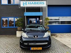 Grijs Gebruikt 2010 Peugeot 107 Urban Move Hatchback | € 2.745 (Eerlijke prijs)