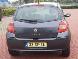 Zwart Gebruikt 2006 Renault Clio II Hatchback | € 550 (Goede deal)