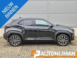 Zwart Gebruikt 2022 Toyota Yaris Cross Team SUV | € 29.990 (Iets duurder)