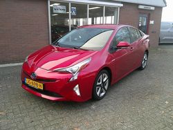 Rood (metallic) Gebruikt 2016 Toyota Prius Business Edition Hatchback | € 15.750